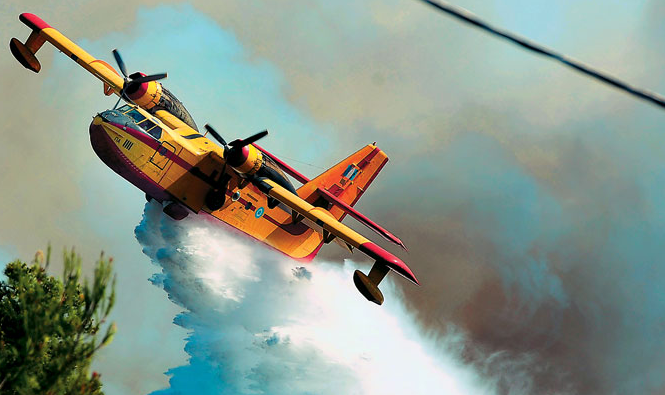 Τα Canadair “κλείνουν” τα 40