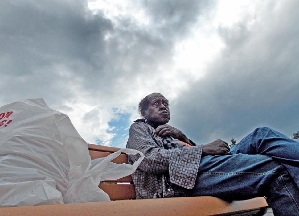 Ο άστεγος που επέστρεψε πορτοφόλι για δεύτερη φορά