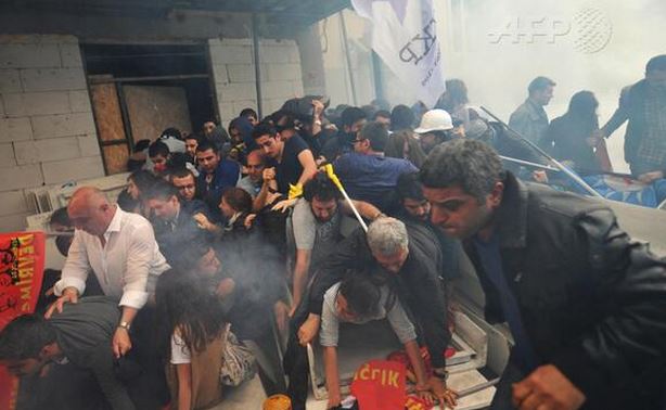 Συγκρούσεις και τραυματίες στην Κωνσταντινούπολη