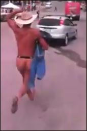 ΒΙΝΤΕΟ-Σύζυγος καταδιώκει τον εραστή της γυναίκας του