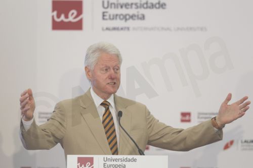 ΦΩΤΟ-Στην Πορτογαλία ο Μπιλ Κλίντον