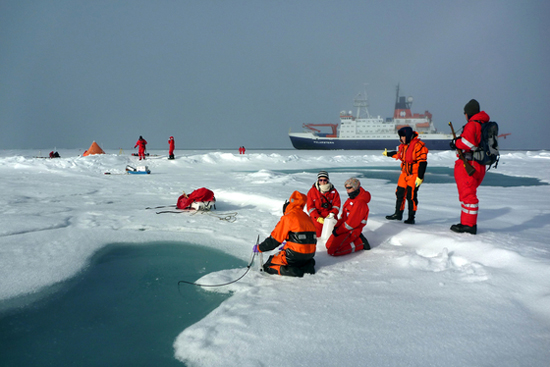 Η Αρκτική μας επιστρέφει τα πλαστικά