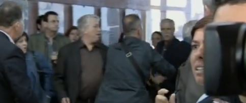 Μικροομολογιούχος στο enikos.gr: Οι άνδρες της ασφάλειας του Βενιζέλου μας κλωτσούσαν