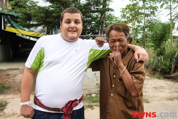 ΦΩΤΟ-Έχασε τόσα κιλά που δεν τον αναγνώριζαν στα σύνορα