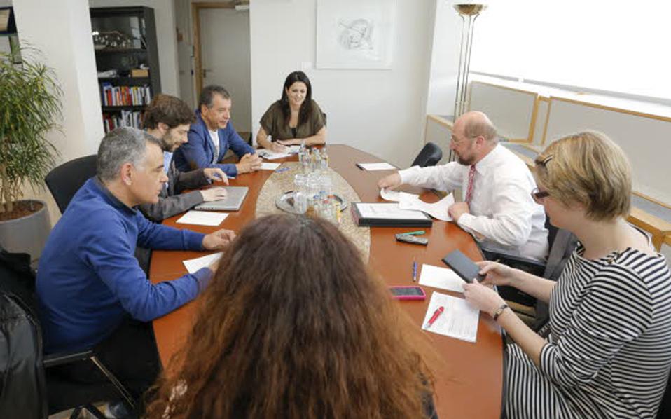 Σουλτς στην Καθημερινή: Συσπείρωση εναντίον των “δυνάμεων του σκότους”