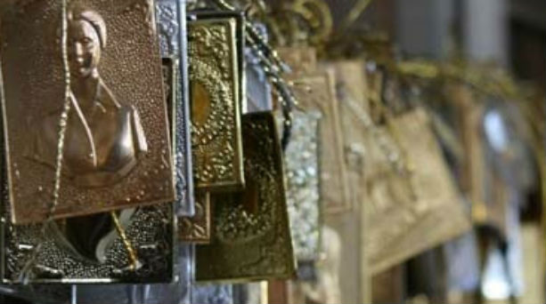 Έκλεψαν τάματα από μοναστήρια