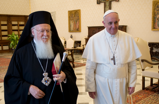 Ιστορική συνάντηση Πατριάρχη Βαρθολομαίου και Πάπα Φραγκίσκου στα Ιεροσόλυμα