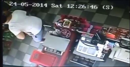 ΒΙΝΤΕΟ-Γιαγιά προσεύχεται την ώρα του σεισμού στη Λήμνο