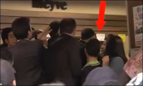 ΒΙΝΤΕΟ-Ο Ερντογάν χαστούκισε διαδηλωτή;