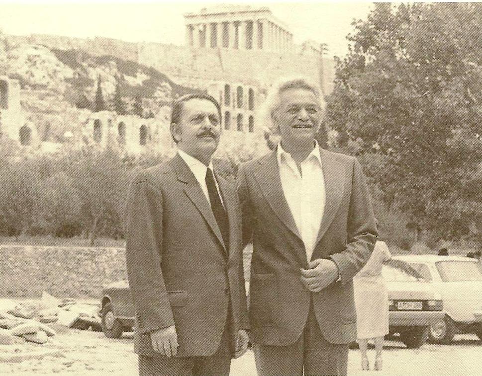 Τα γεγονότα σαν σήμερα: Γλέζος-Σάντας κατεβάζουν τη γερμανική σημαία από την Ακρόπολη