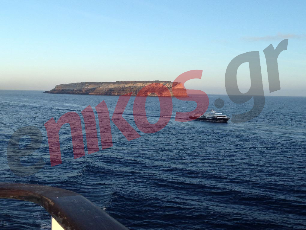 Ξεκόλλησε το πλοίο από τη νησίδα