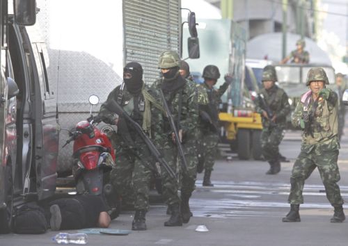 Ταϊλάνδη: Ο στρατός ανέστειλε την ισχύ του Συντάγματος