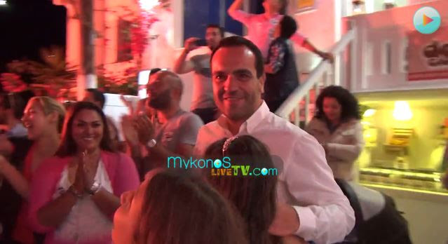 BINTEO-Δήμαρχος ετών 32 στη Μύκονο