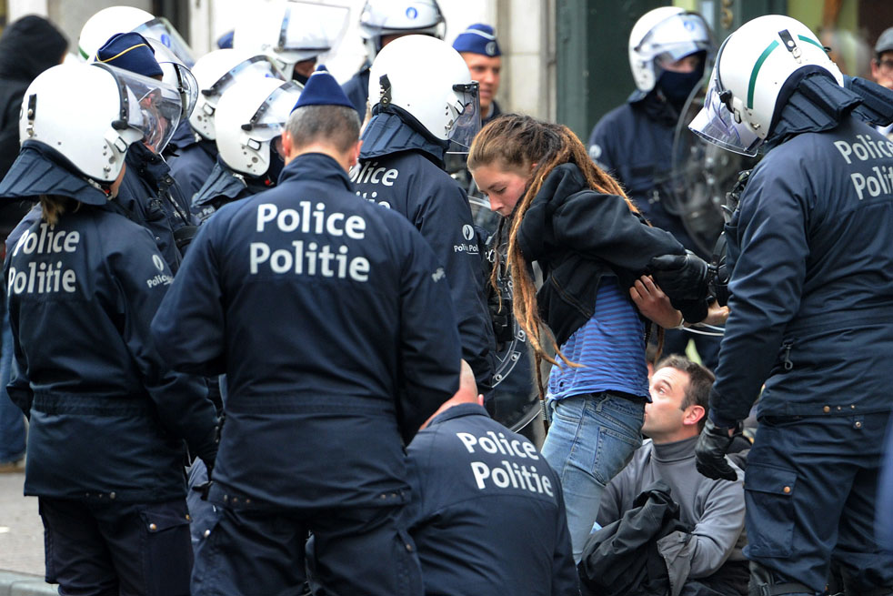 Εκατοντάδες συλλήψεις στις Βρυξέλλες