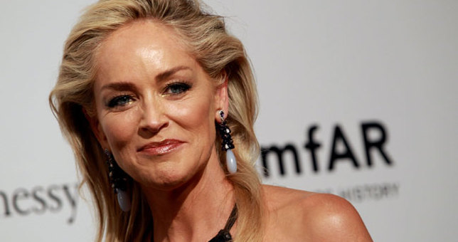 ΦΩΤΟ-Η Σάρον Στόουν πιο σέξι από ποτέ στα 56