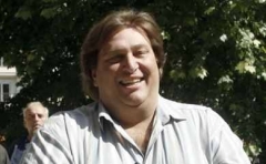 «Καίει» Παπαγεωργόπουλο, Λεμούσια ο Σαξώνης