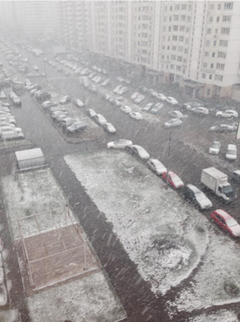ΦΩΤΟ-Μαγιάτικο χιόνι στη Μόσχα