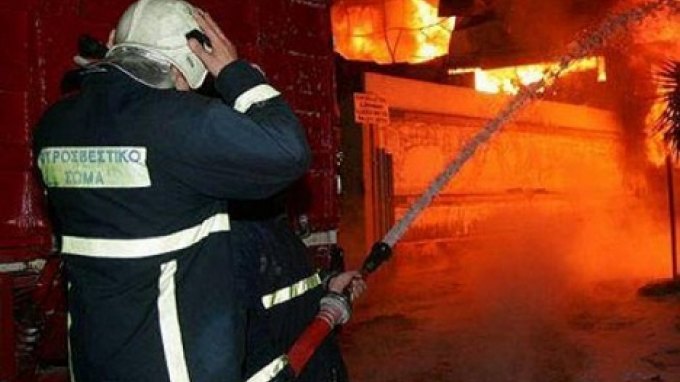 Φωτιά σε μαγαζί στην Κρήτη-Στο νοσοκομείο ο ιδιοκτήτης