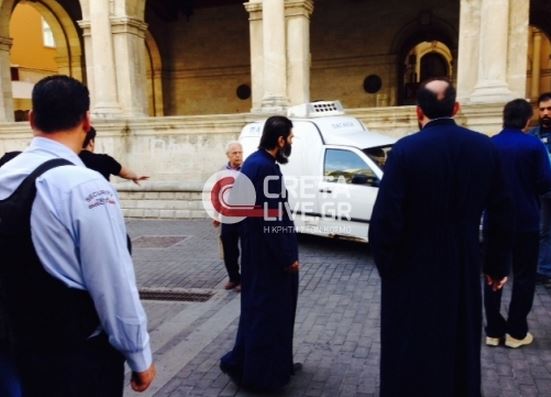 Ξέχασε να σηκώσει το… χειρόφρενο