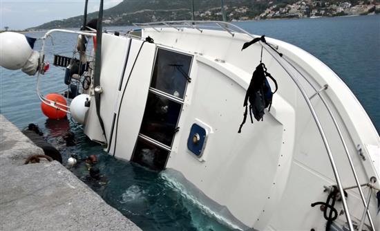 Στον Πειραιά οι 32 διασωθέντες μετανάστες