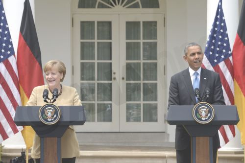 Ομπάμα-Μέρκελ: Απειλούν με νέες κυρώσεις τη Ρωσία