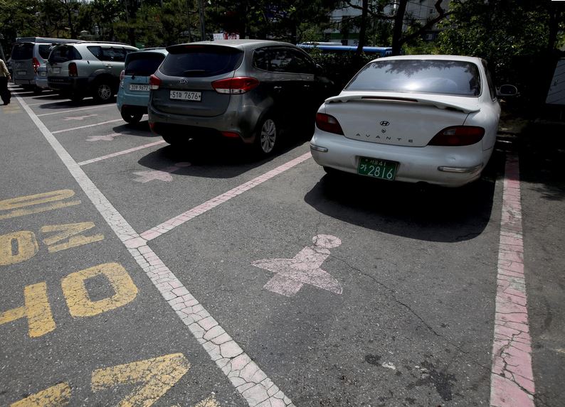 Θέσεις πάρκινγκ μόνο για γυναίκες