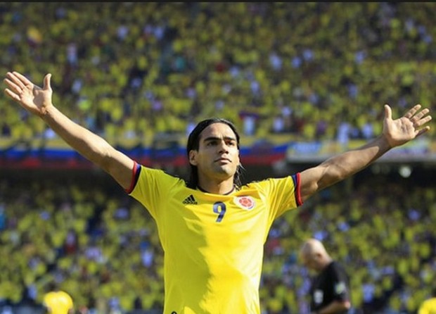 Μέσα και ο Φαλκάο