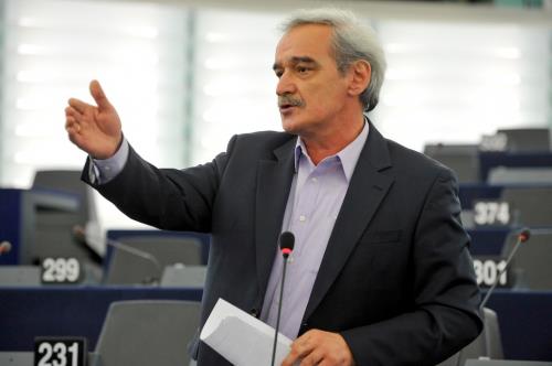 Χουντής: Το δίλημμα των ευρωεκλογών είναι merkel.com ή syriza.gr