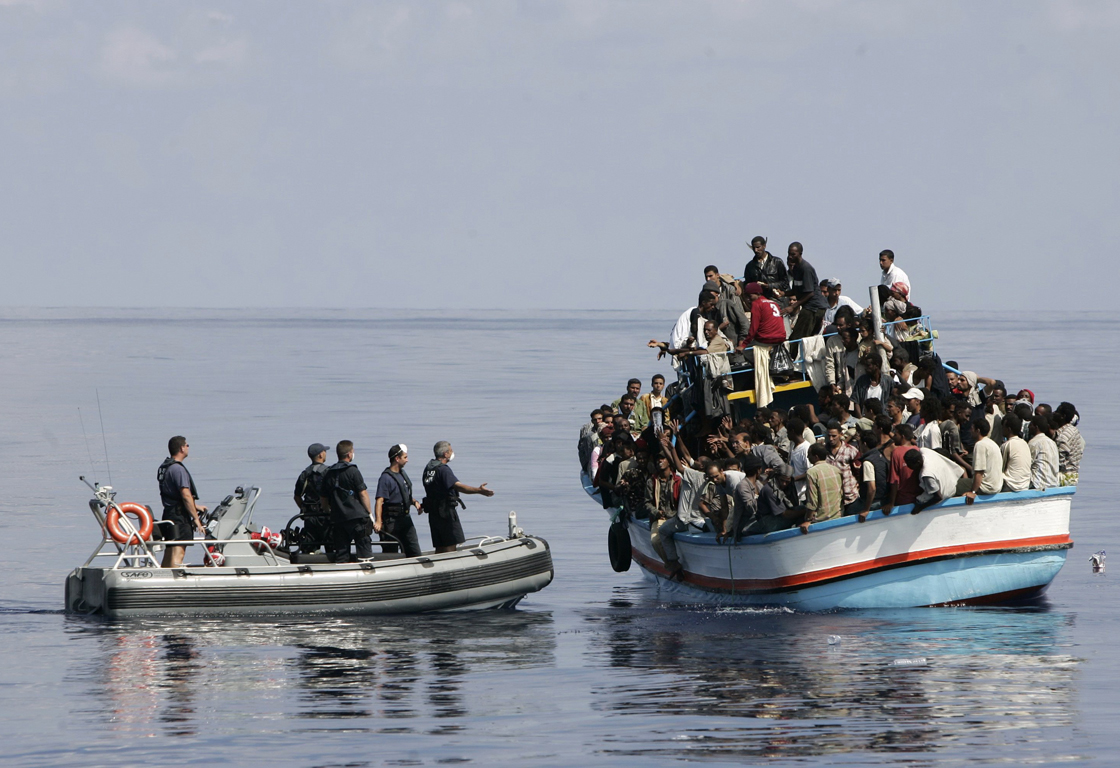 Συνέλαβαν μέλη σπείρας διακίνησης μεταναστών