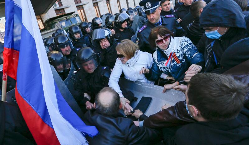 Δημοψήφισμα με… εκρήξεις στην Ουκρανία