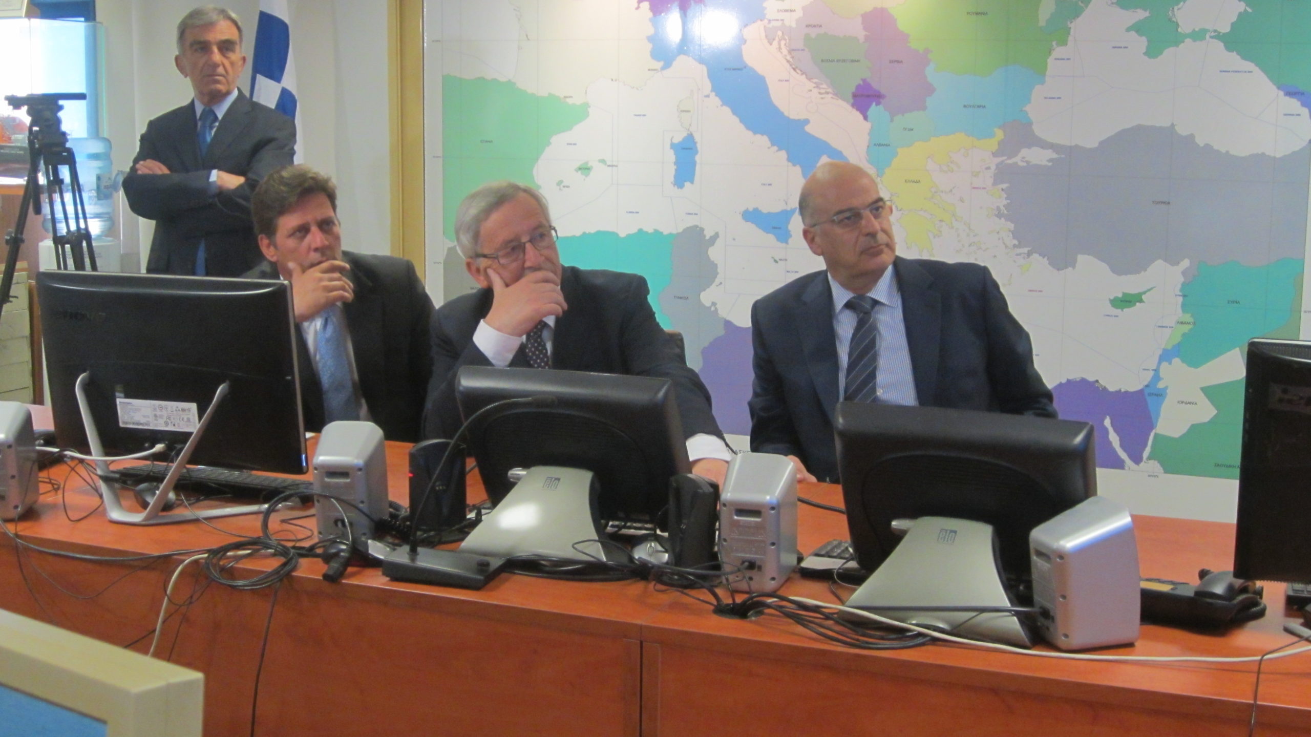 Ο Γιούνκερ στο υπουργείο Ναυτιλίας