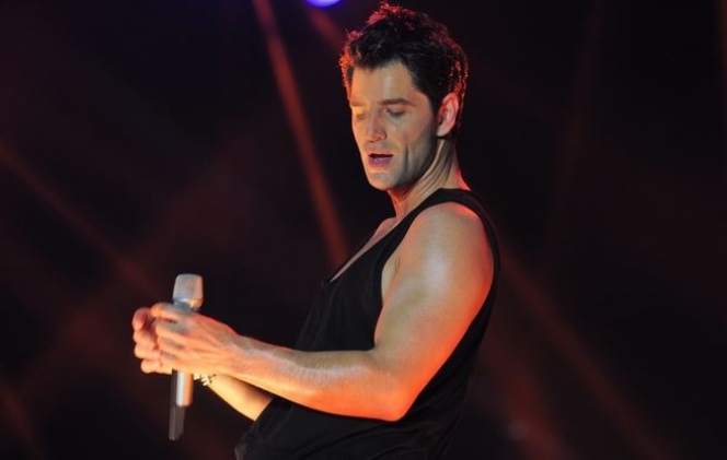 ΦΩΤΟ-Ρουβάς: Ημίγυμνος στο καμαρίνι του