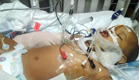 ΦΩΤΟ-Θαύμα-Μωρό έπεσε από τον 11ο όροφο και σώθηκε