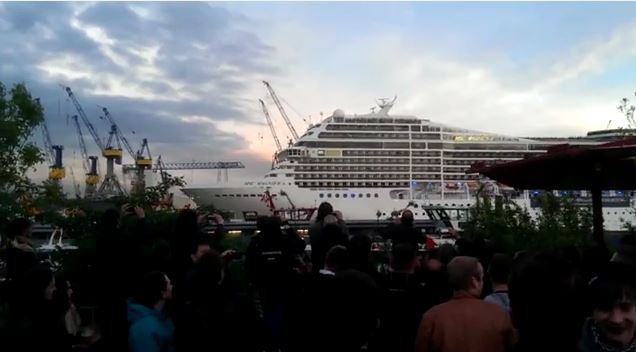 ΒΙΝΤΕΟ-Μπουρού «παίζει» το Seven Nation Army