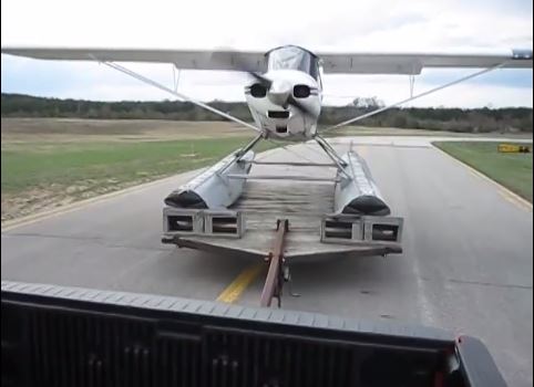 ΒΙΝΤΕΟ-Απογείωση υδροπλάνου στη στεριά