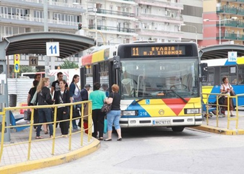 Φωτιά σε λεωφορείο του ΟΑΣΘ