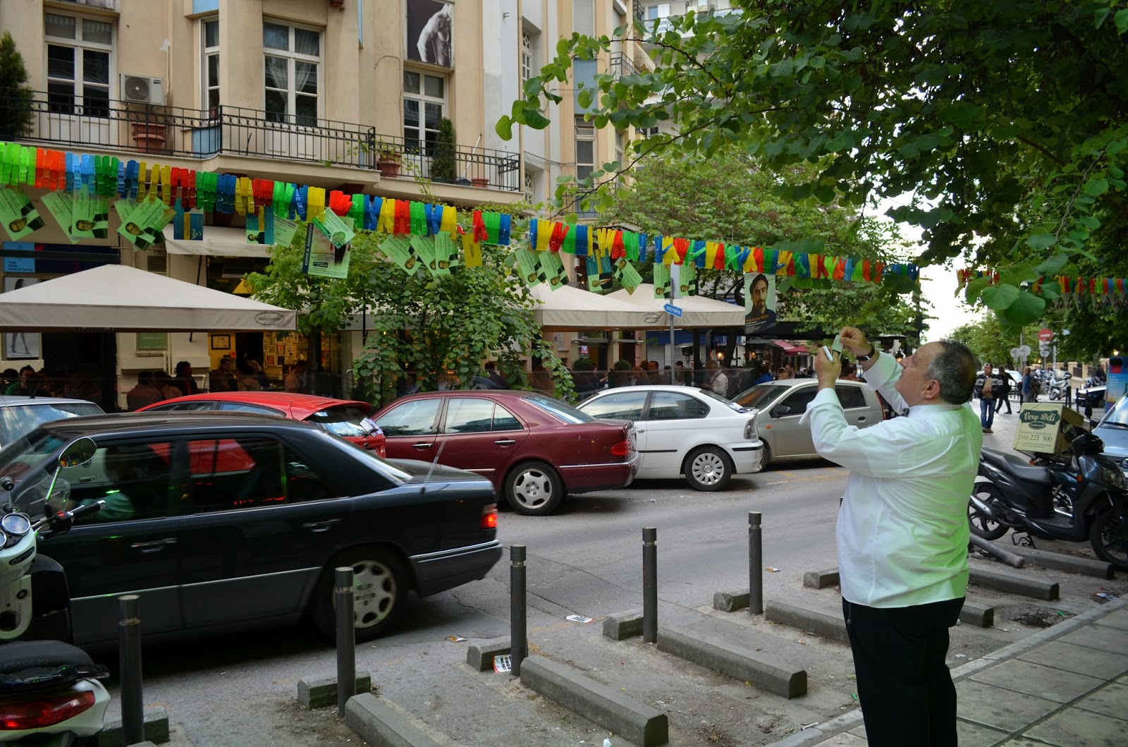 ΦΩΤΟ-Κρέμασε τους υποψηφίους στα μανταλάκια