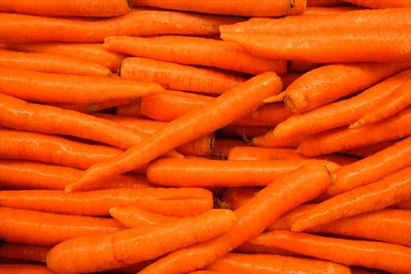 Οι τροφές που χαρίζουν λάμψη στο δέρμα