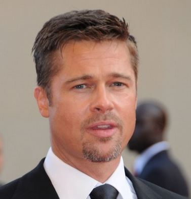 ΒΙΝΤΕΟ-Ο Brad Pitt έπιασε το ντέφι…
