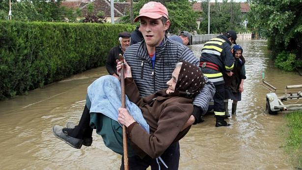 Σερβία-Στους 33 οι νεκροί από τις πλημμύρες