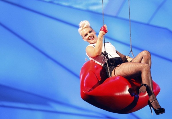 Πούλησε τη βίλα της η Pink