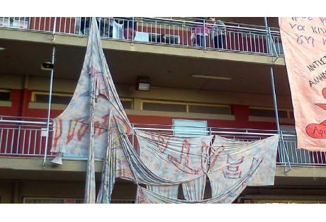 ΦΩΤΟ-Έπεσε ξύλο στις φοιτητικές εκλογές