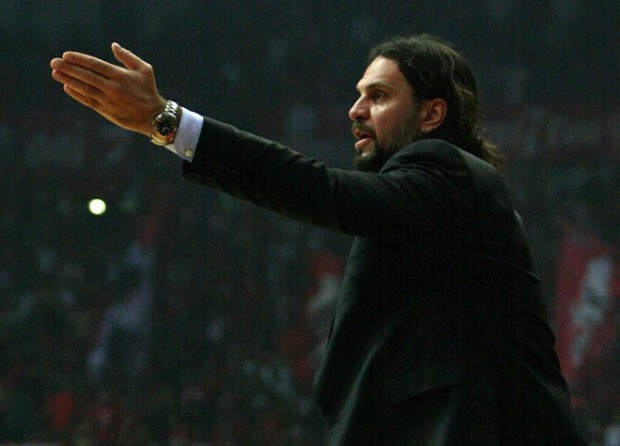 Αλβέρτης: Αφήσαμε τον Ολυμπιακό να κάνει το παιχνίδι του