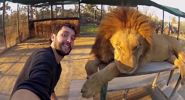 ΒΙΝΤΕΟ-Η πρώτη παγκόσμια selfie