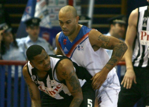 Ο Κούπερ επιτέθηκε σε οπαδό στη Νέα Σμύρνη