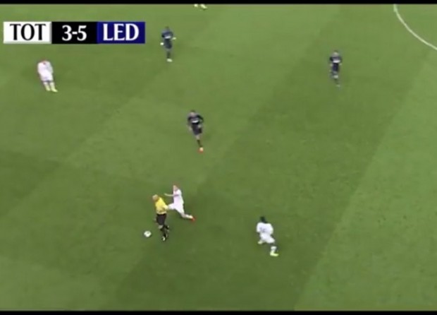 ΒΙΝΤΕΟ-“Ξάπλωσε” τον διαιτητή με τάκλιν