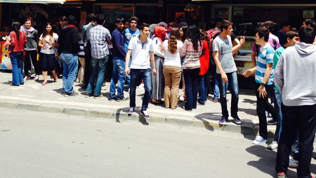 ΒΙΝΤΕΟ-Η στιγμή του σεισμού στην Τουρκία-5 τραυματίες