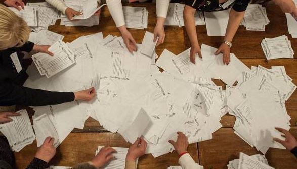 Το Λουχάνσκ ψήφισε ανεξαρτησία