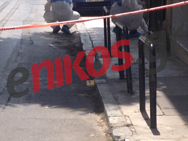 Με καλάσνικοφ έγινε η επίθεση στο ΠΑΣΟΚ-Δύο οι δράστες