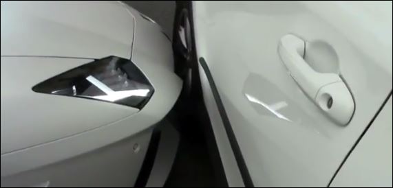 ΒΙΝΤΕΟ-Ο παρκάδορος τσαλάκωσε τη Lamborghini